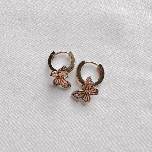 Piper•K 🦋 Butterfly mini hoops - Picture 8 of 10
